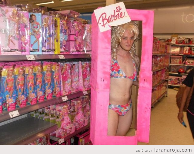 disfraz-chico-halloween-carnaval-original-gracioso-divertido-barbie-caja